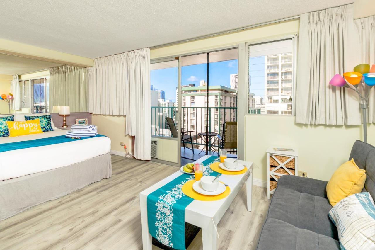 Aloha Vibes Await! Stylish Condo At Aloha Surf - Mountain And City Views ホノルル エクステリア 写真